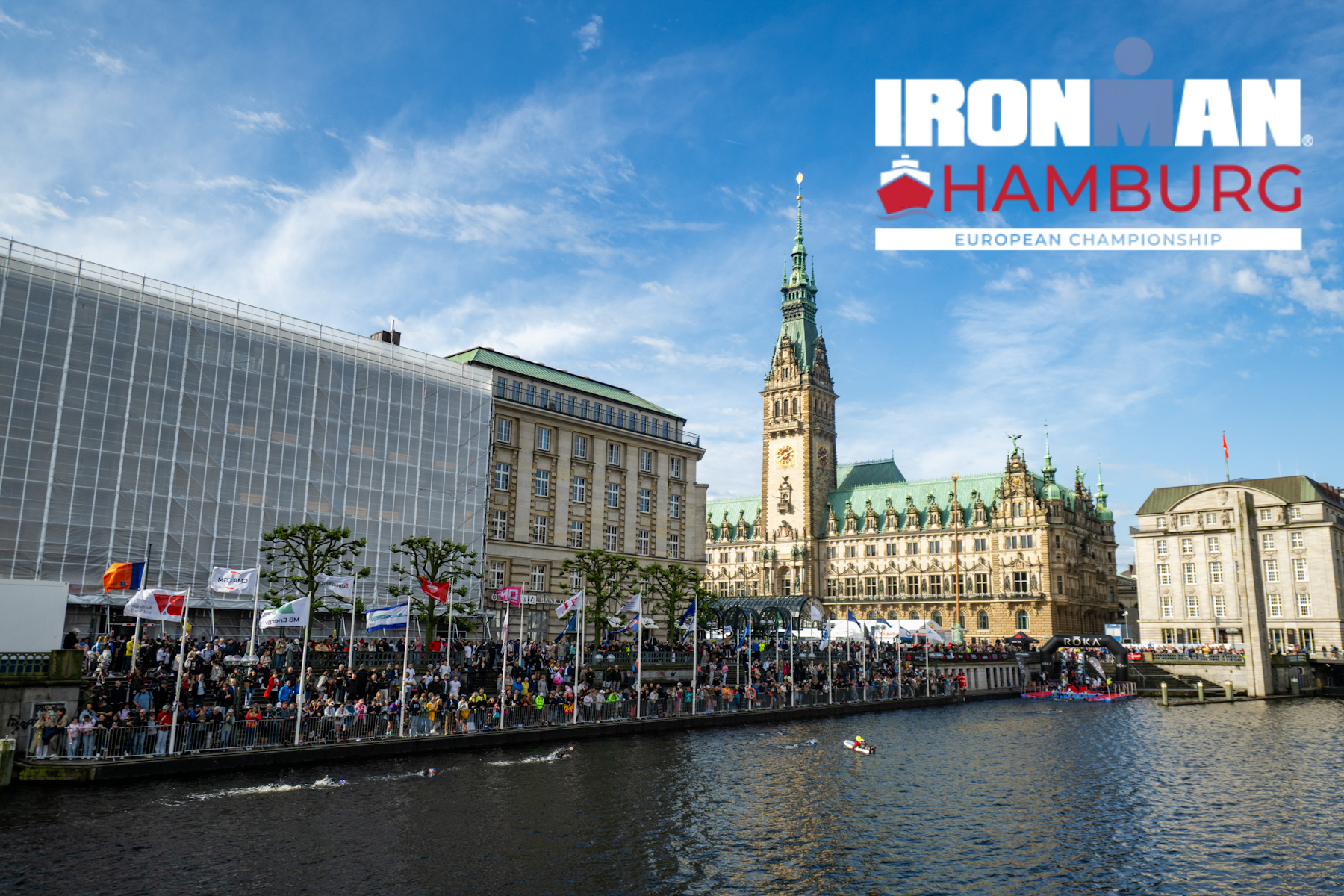 Schwimmausstieg beim Ironman Hamburg an der Binnenalster