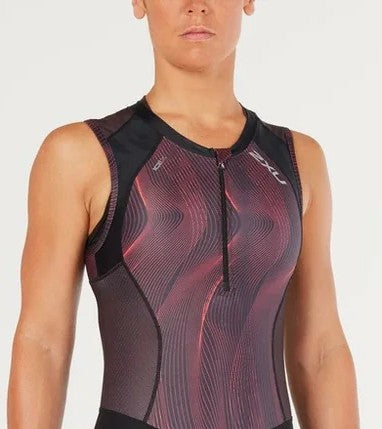 2XU Compression Tri Singlet, Damen, Black/Vertical Curve Melon