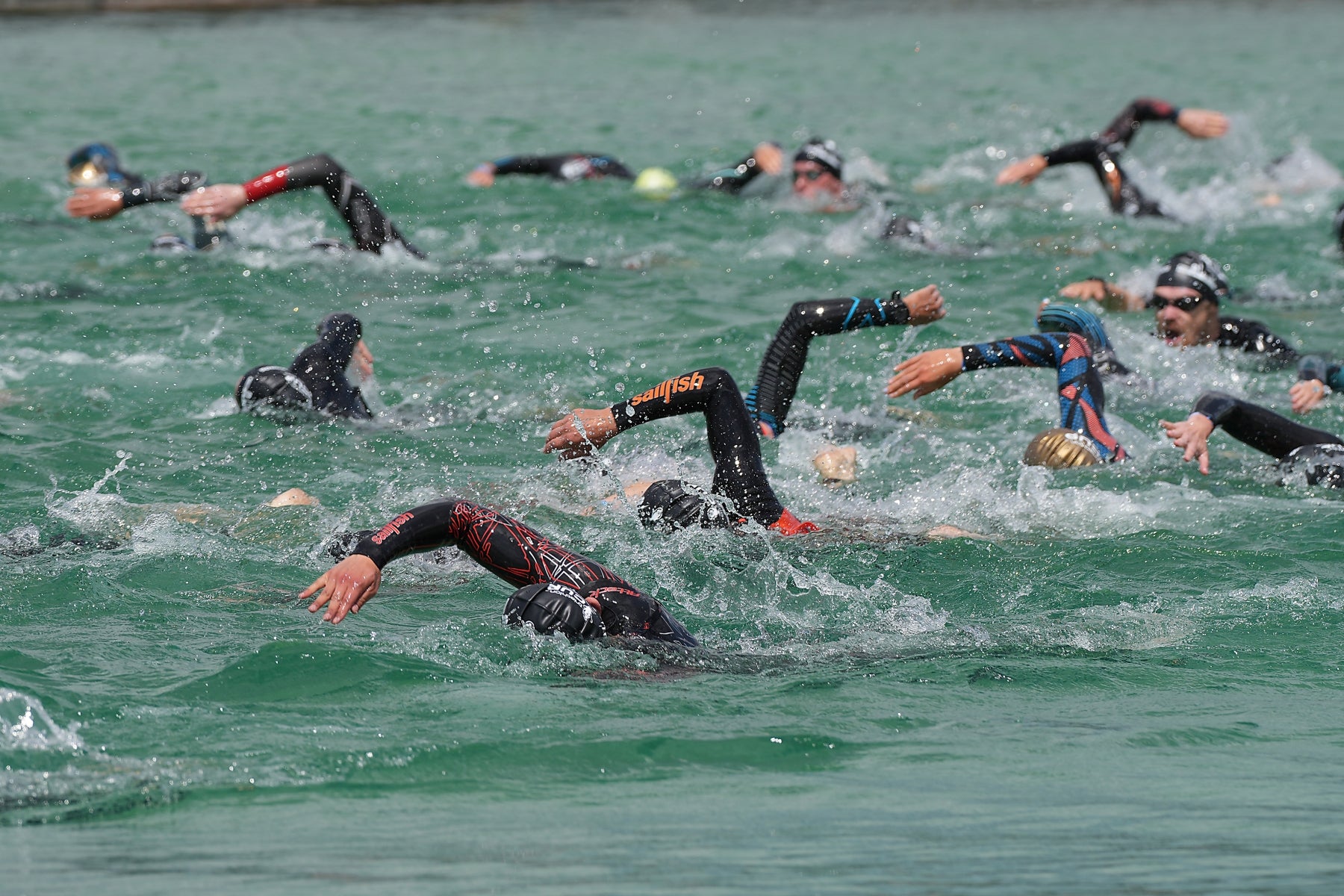 Schwimmen im Wettkampf: Nutze den Wasserschatten