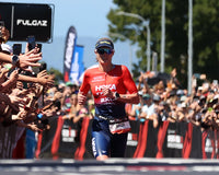 Taylor Knibb (USA) gewinnt die IRONMAN 70.3 WM 2024 in Taupo (NZL)