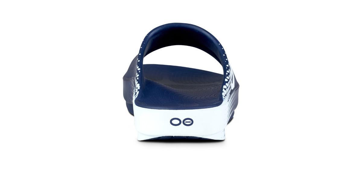 Oofos Ooahh Sport Recovery Sandale, unisex, navy/matrix