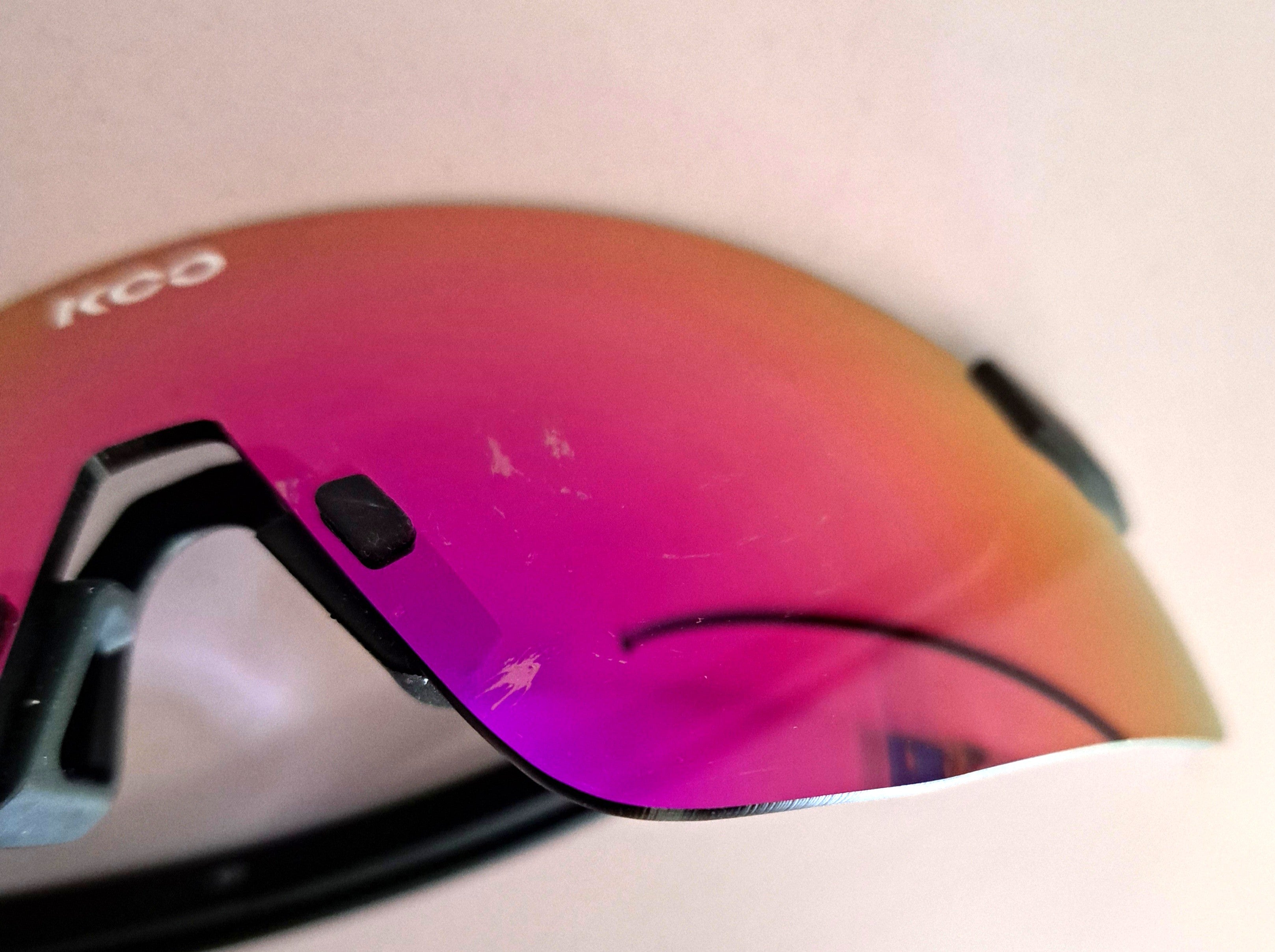 KOO Nova, Sonnenbrille, Black Matt L.Fuchsia MR, B - Ware, kein Umtausch