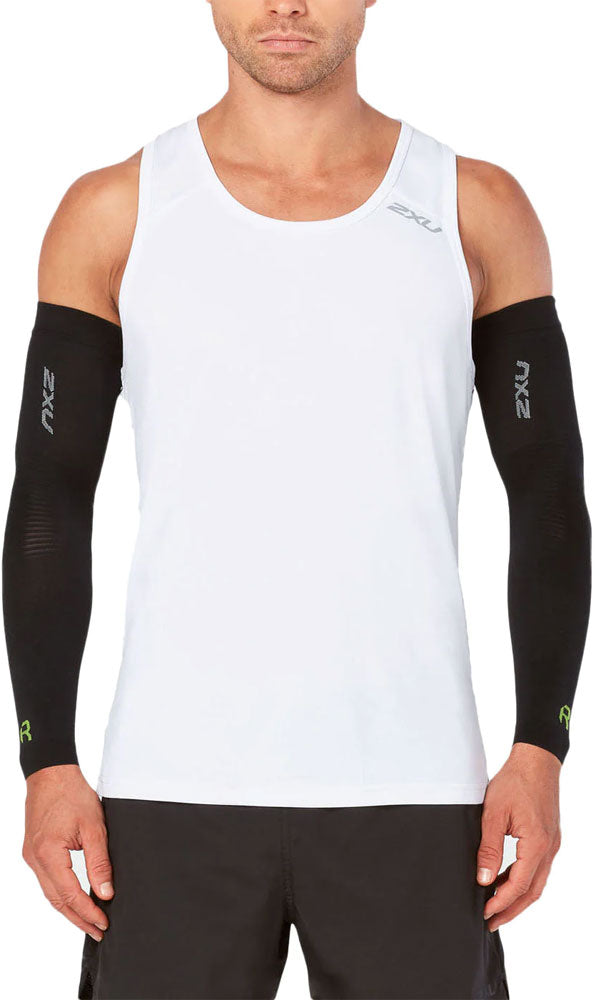 2XU Recovery Flex Arm Sleeves, schwarz