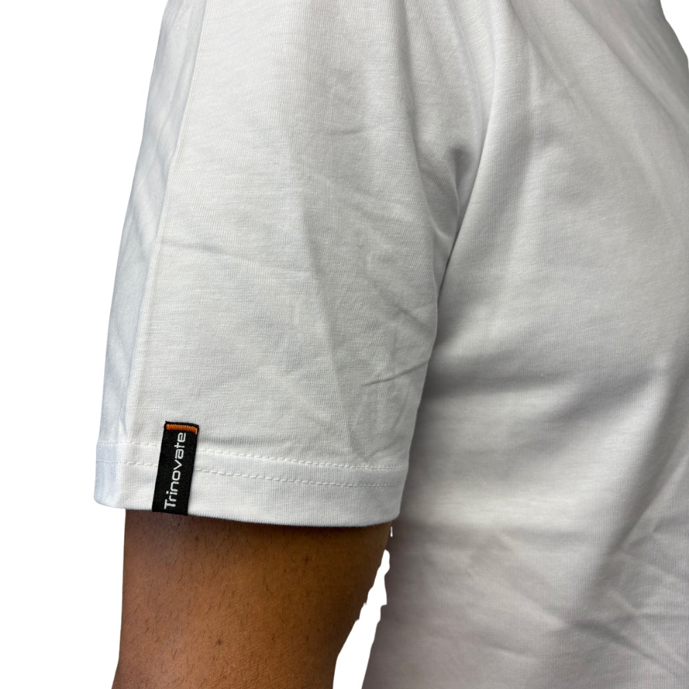 Trinovate Essential T-Shirt, Herren, weiß, Detailansicht des Stoffs am rechten Ärmel