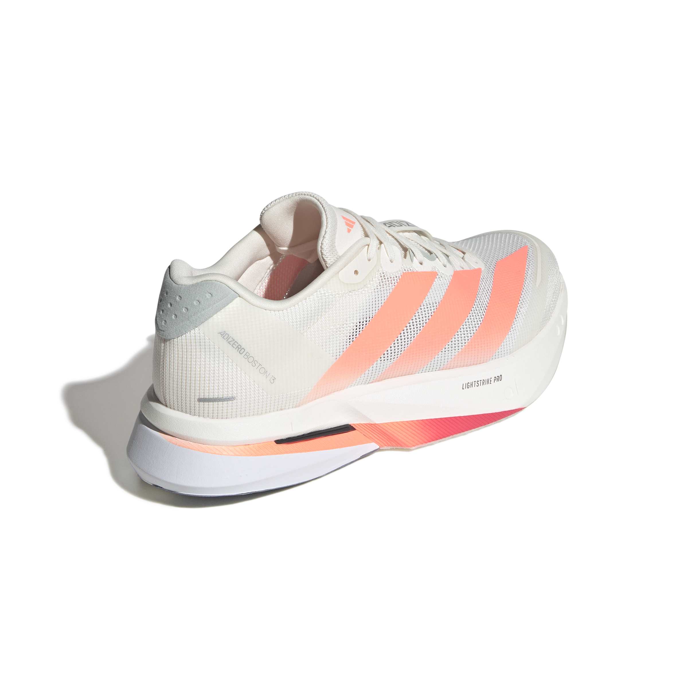 Schrägansicht rechter Schuh von hinten Außenseite