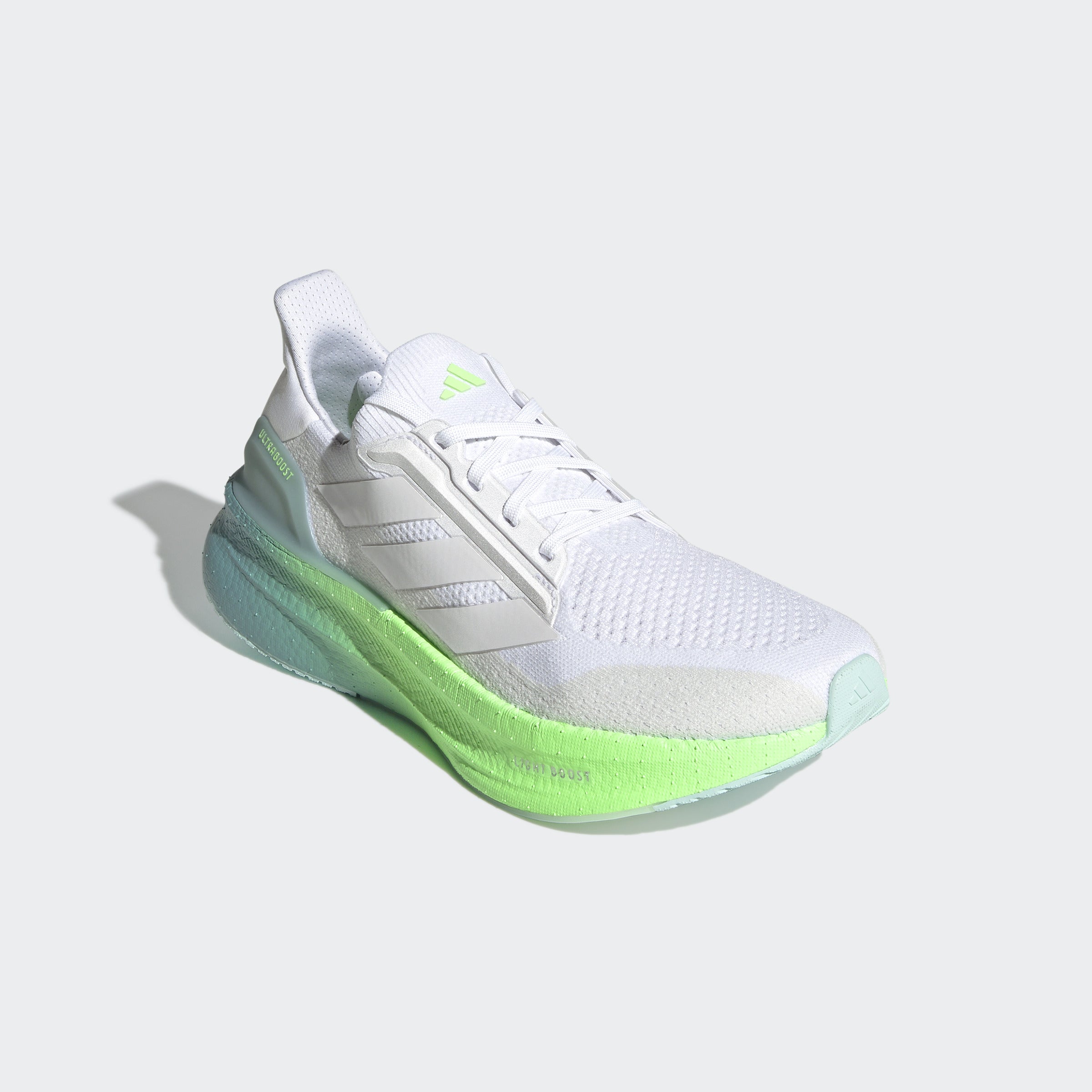 Schrägansicht rechter Schuh von vorne