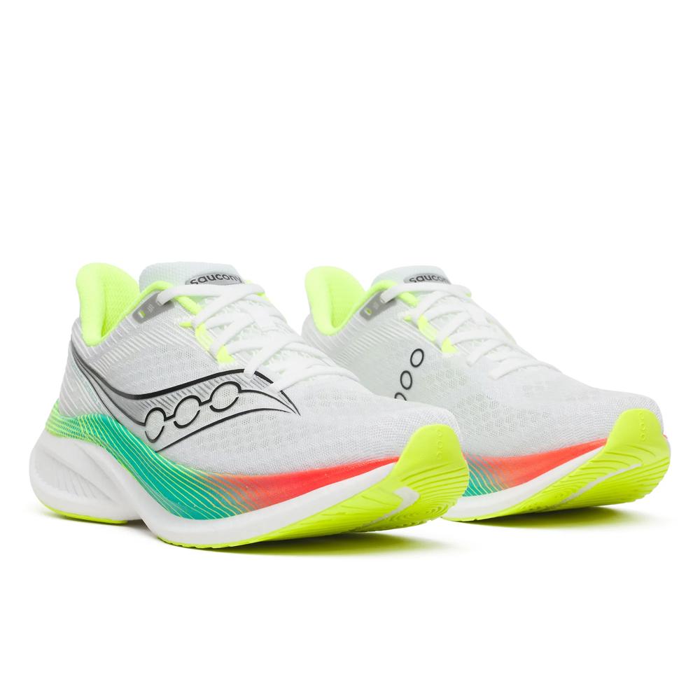 Schrägansicht beide Schuhe