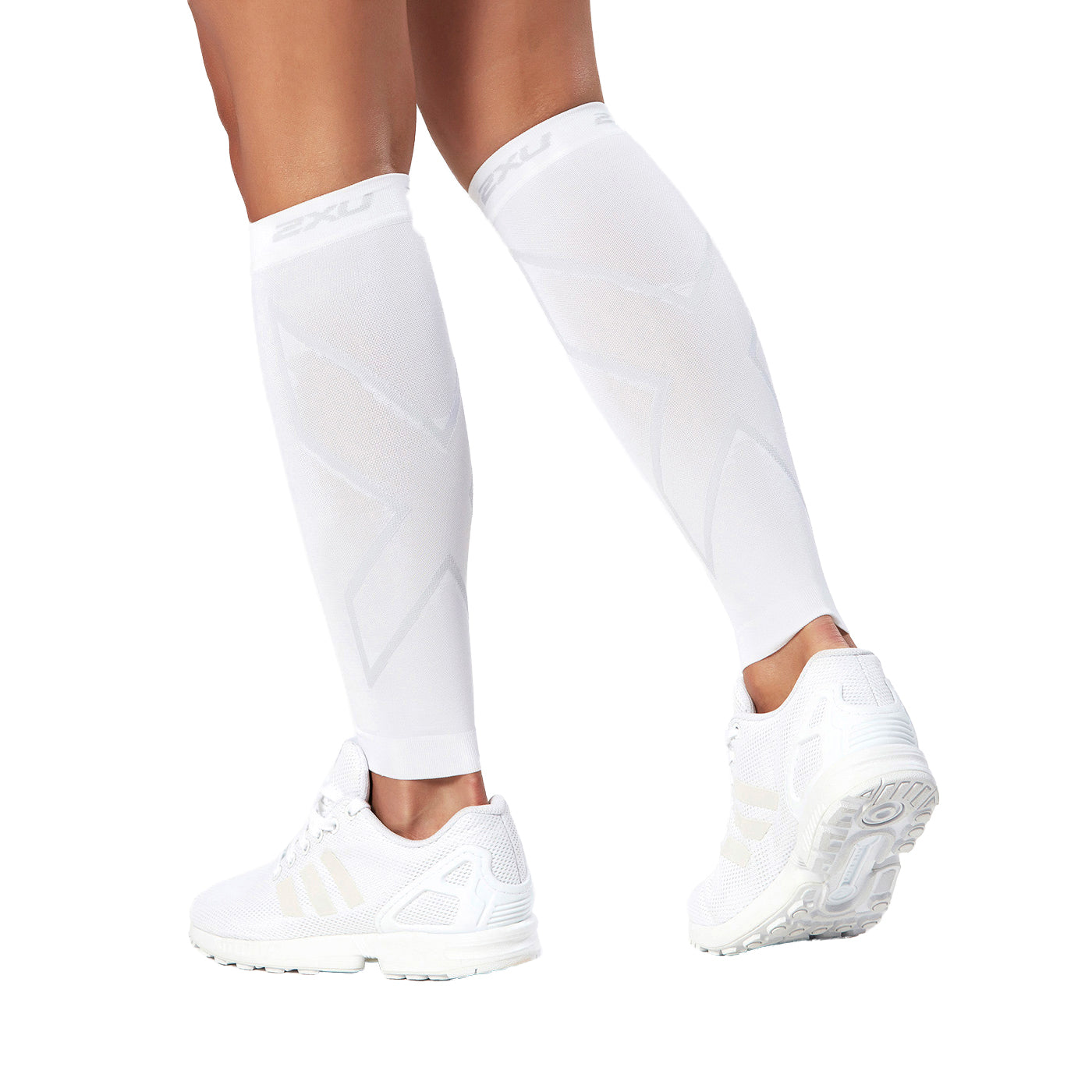 2XU Compression Calf Sleeves, weiß