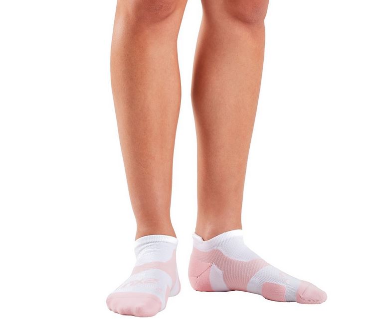 2XU VECTR Light Cushion No Show Socks Blossom/White