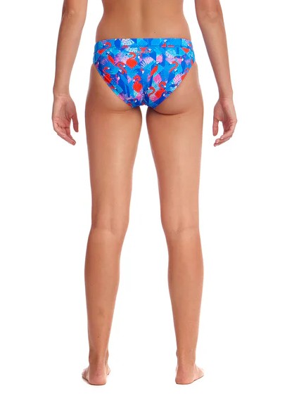 Tragebild Ansicht Badehose von hinten