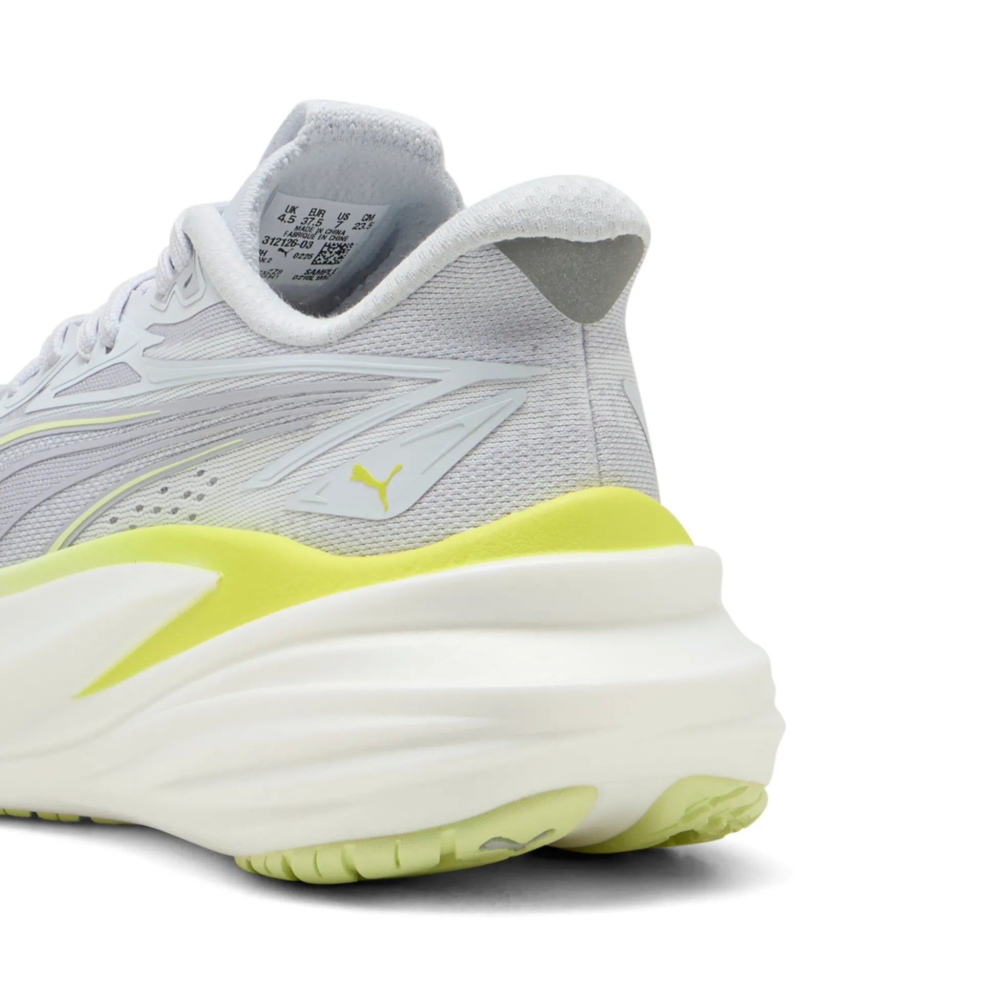 Detailansicht linker Schuh Fersenbereich