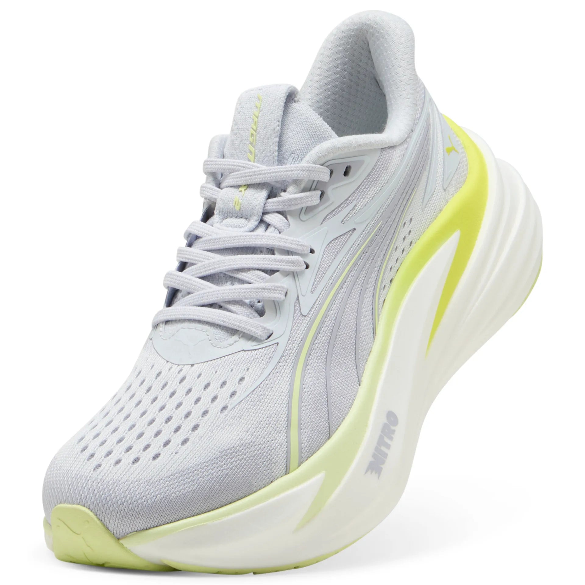 Schrägansicht linker Schuh von vorne